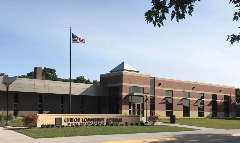 Picture of the front of the building of Clinton Community College.